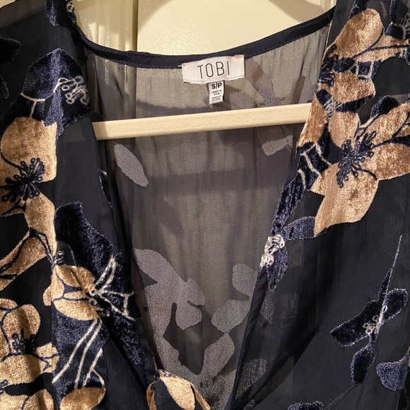 Tobi romper with dark blue and gold velvet flowers - Picture 3 of 6